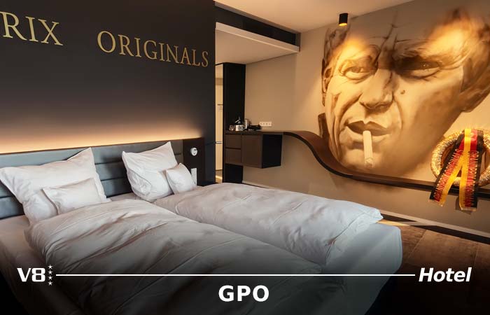 GPO Themenzimmer mit Doppelbett im Motorworld Hotel Stuttgart