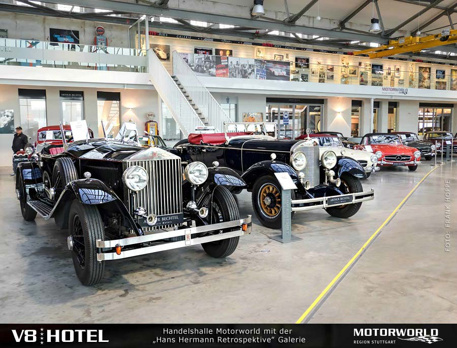 Rolls Royce und Mercedes in der Handelshalle Motorworld Region Stuttgart