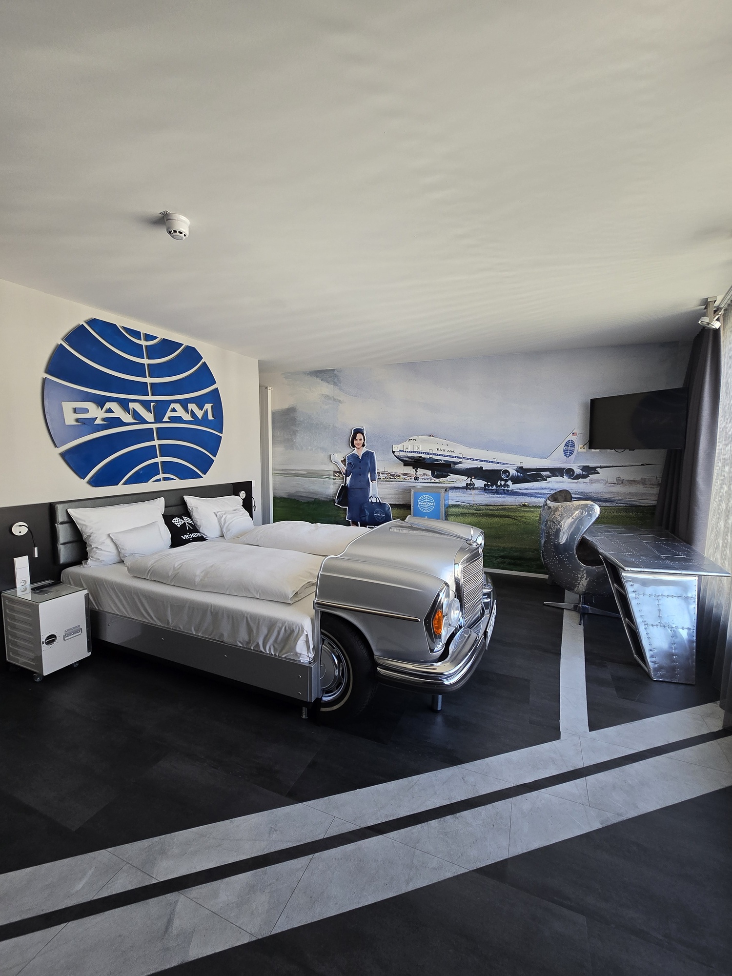 Themed room Pan Am
